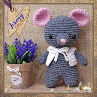 Мышонок Jeremy Designed by EmerenStore вязаный крючком crochet amigurumi mouse