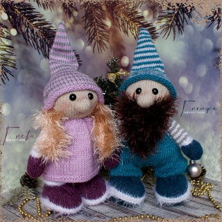 вязаная игрушка гном ниссе Гнелфи и сестра Гневи вязание спицами рождество brinquedo de malha gnome nisse Gnelfi e irmã Wrath tricô natal knitted toy gnome nisse Gnelfi and sister Wrath knitting christmas
