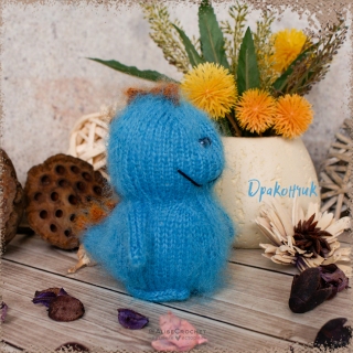шерстяная игрушка вязаная спицами маленький голубой дракон knitted wool toy small blue dragon